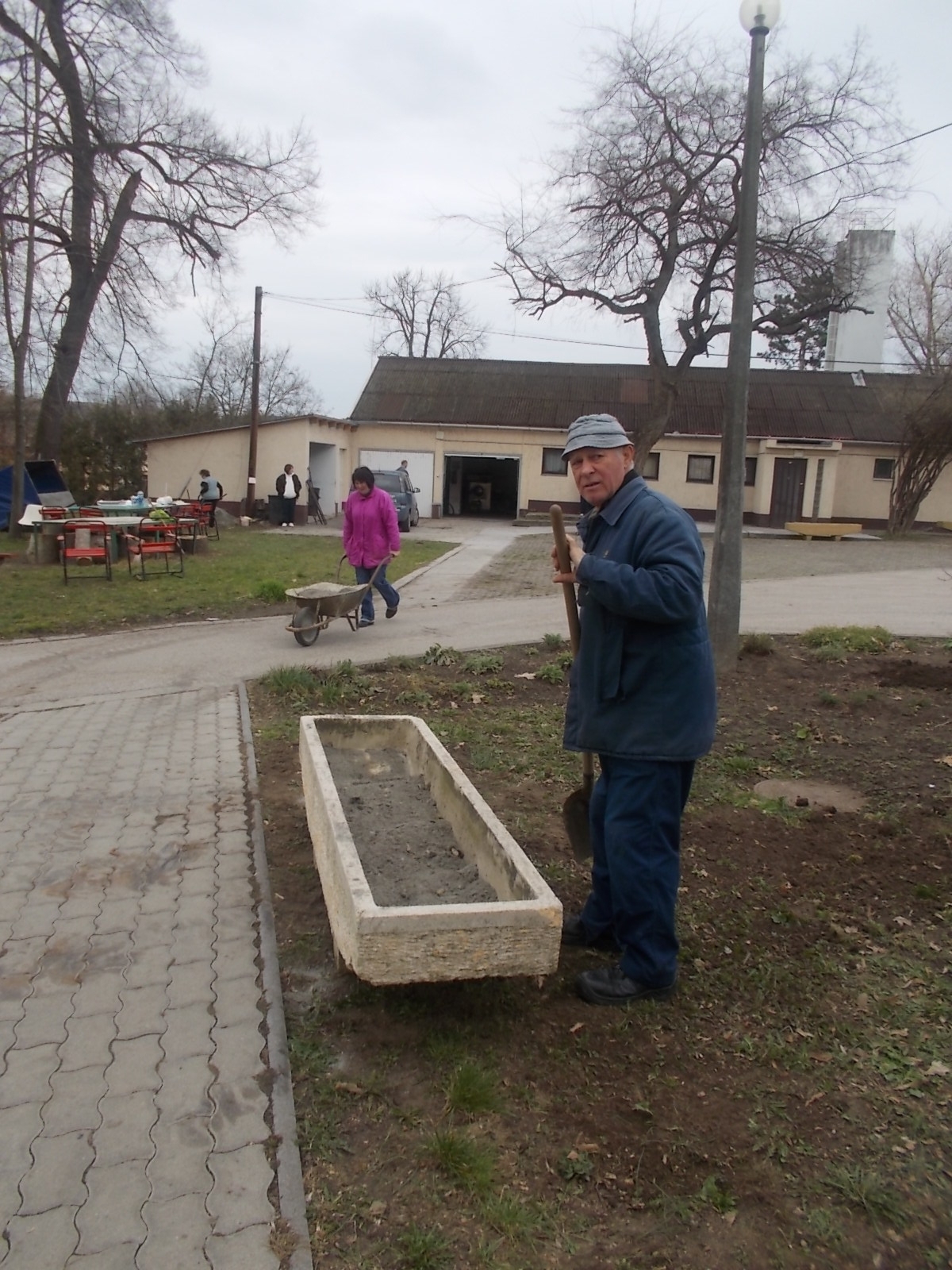 2015 Tavaszi dolgozói kertészkedés